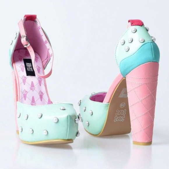 Iron Fist Shoes - 🍭🍨RARE Iron Fist Platform heels🍨💖